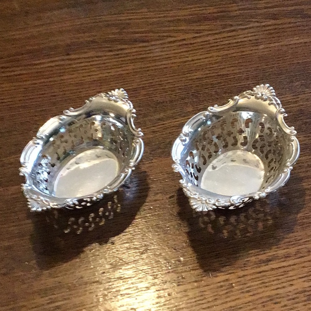 🌺. Two sterling little bowls❣️ One bowl for $70: / 2 bowls for $125.00